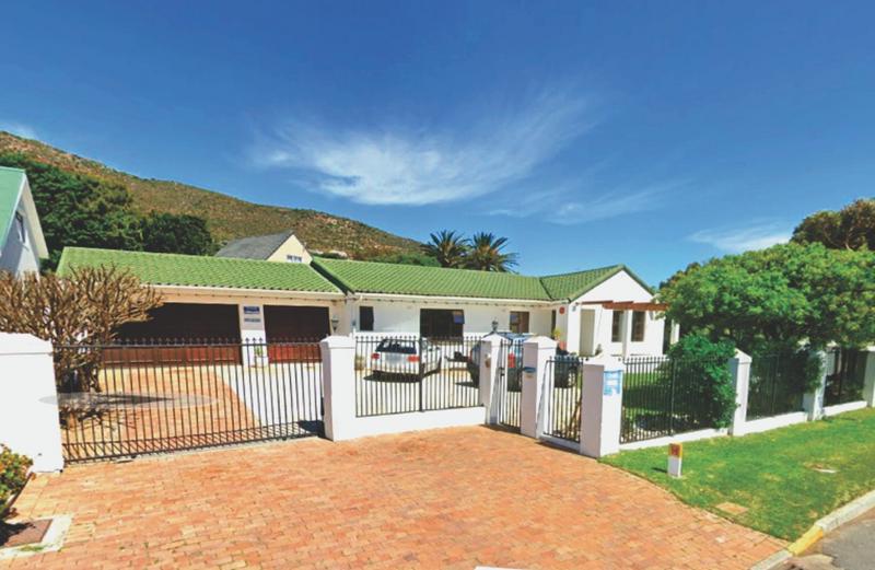 4 Bedroom Property for Sale in Fish Hoek Western Cape